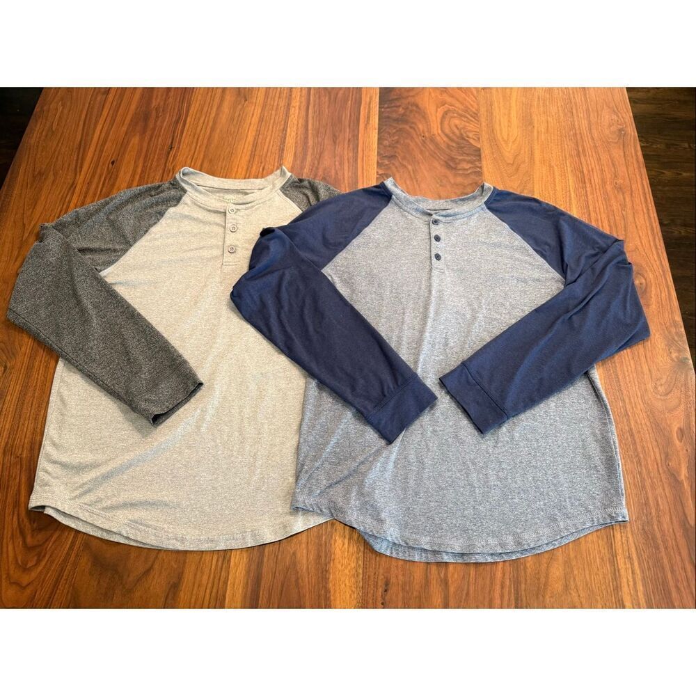 Bundle of Two Rumi + Ryder Gray Navy Heather Raglan Henley Baseball Tee Large